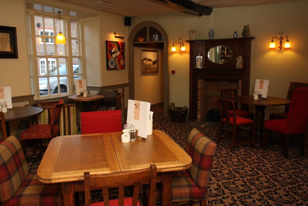 The Bear Hotel By Greene King Inns Hungerford Exterior foto