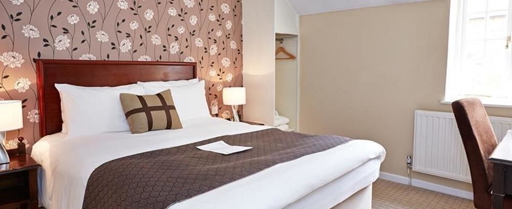 The Bear Hotel By Greene King Inns Hungerford Exterior foto